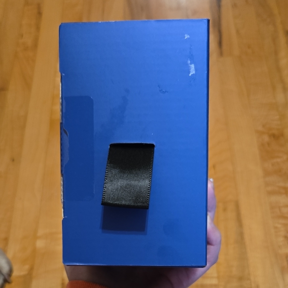 Razer Quick Charging Stand for PS5 DualSense - Black and Blue - Picture 5 of 6